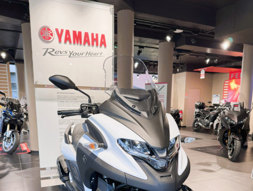 Yamaha TRICITY 300 2025 de courtoisie*