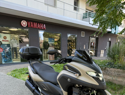 YAMAHA TRICITY 300