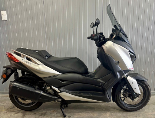 YAMAHA XMAX 300