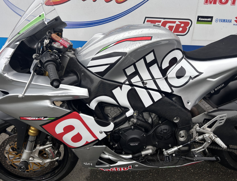 APRILIA RSV4 1000 RR