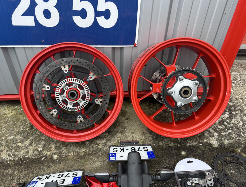 APRILIA RSV4 1000 RR