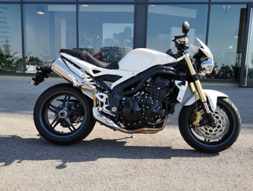 TRIUMPH SPEED TRIPLE 1050