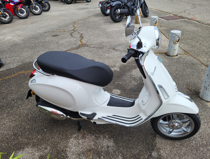 VESPA PRIMAVERA 125 euro 5 blanc