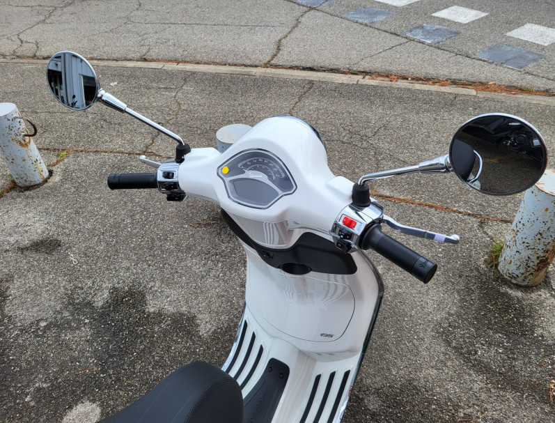 VESPA PRIMAVERA 125 euro 5 blanc