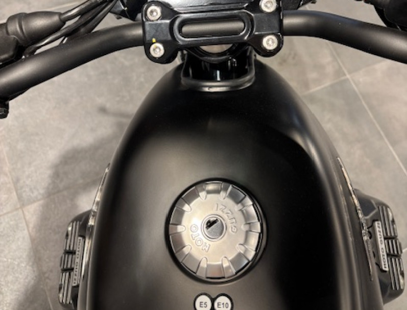 MOTO GUZZI V7 II STONE