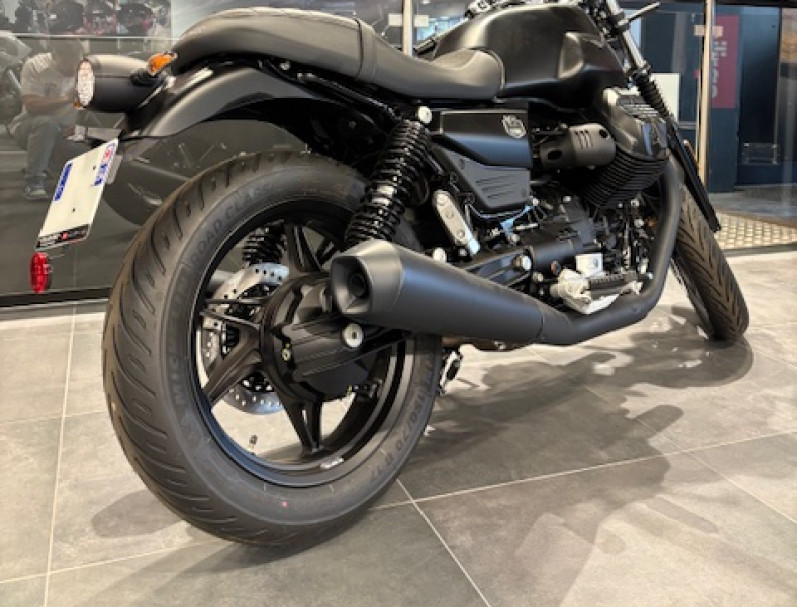 MOTO GUZZI V7 II STONE