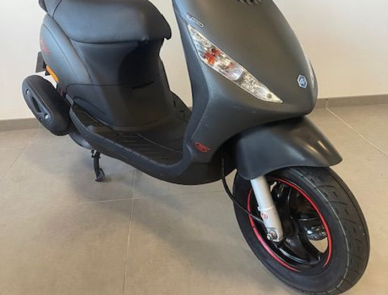 PIAGGIO ZIP S 50 - GTIE 1 AN - 3431 KM - 1ERE MAIN