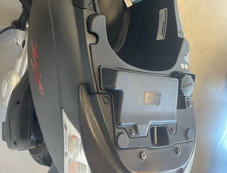 PIAGGIO ZIP S 50 - GTIE 1 AN - 3431 KM - 1ERE MAIN