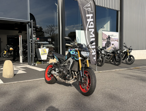 YAMAHA MT-09