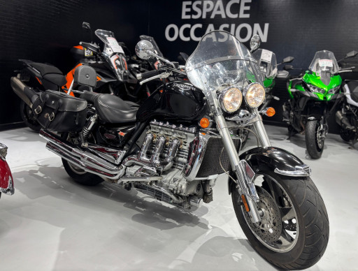 TRIUMPH Rocket III Touring