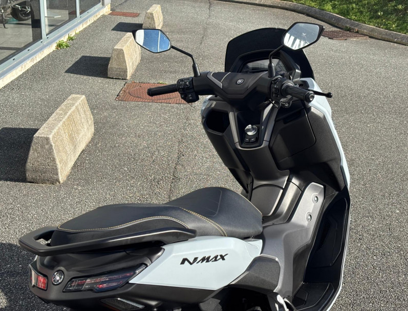 YAMAHA NMAX 125 TECH MAX