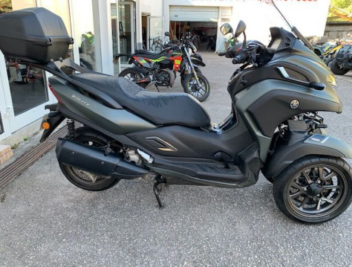 YAMAHA TRICITY 300