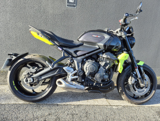 TRIUMPH TRIDENT 660