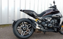 DUCATI X DIAVEL V4