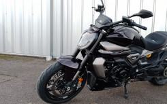 DUCATI X DIAVEL V4