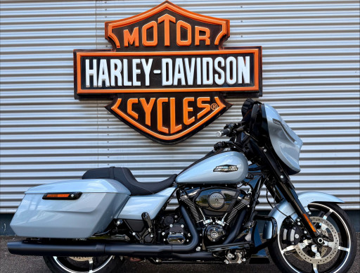 HARLEY-DAVIDSON TOURING STREET GLIDE 1923
