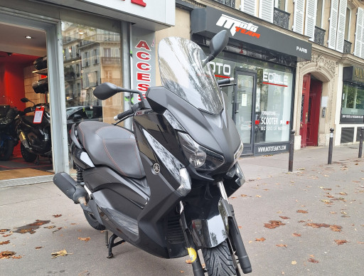 YAMAHA X-MAX 125