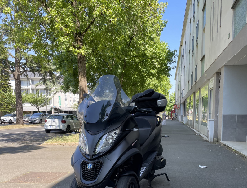 PIAGGIO MP3 500 HPE ADVANCED ABS + MARCHE ARRIÈRE + TOP CASE - Financement possible 