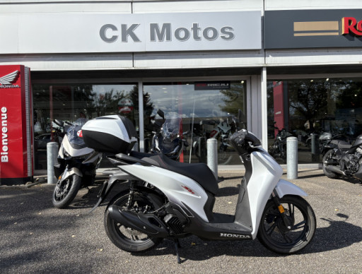 HONDA SH125i ABS TOP BOX SPORTY COLORIS BLANC