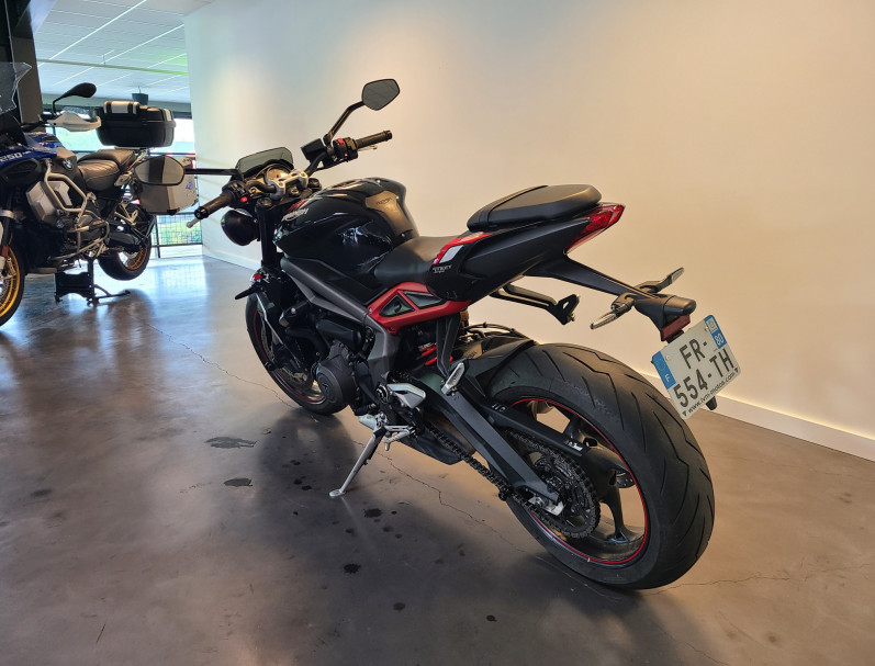 TRIUMPH STREET TRIPLE 765 R