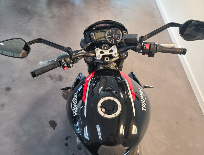 TRIUMPH STREET TRIPLE 765 R