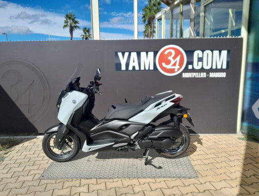 YAMAHA X MAX 125 TECH MAX +