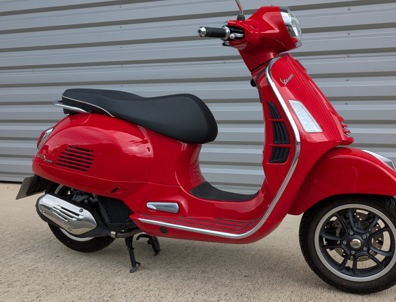 VESPA GTS 125 SUPER comme neuf