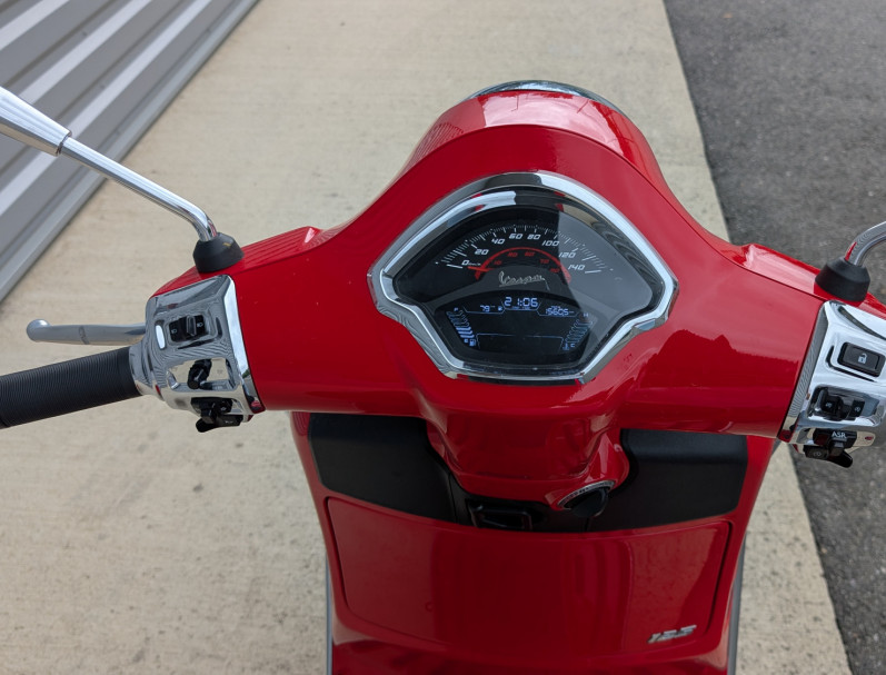 VESPA GTS 125 SUPER comme neuf