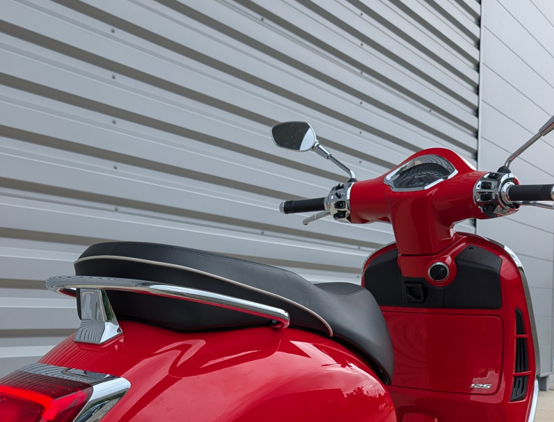 VESPA GTS 125 SUPER comme neuf