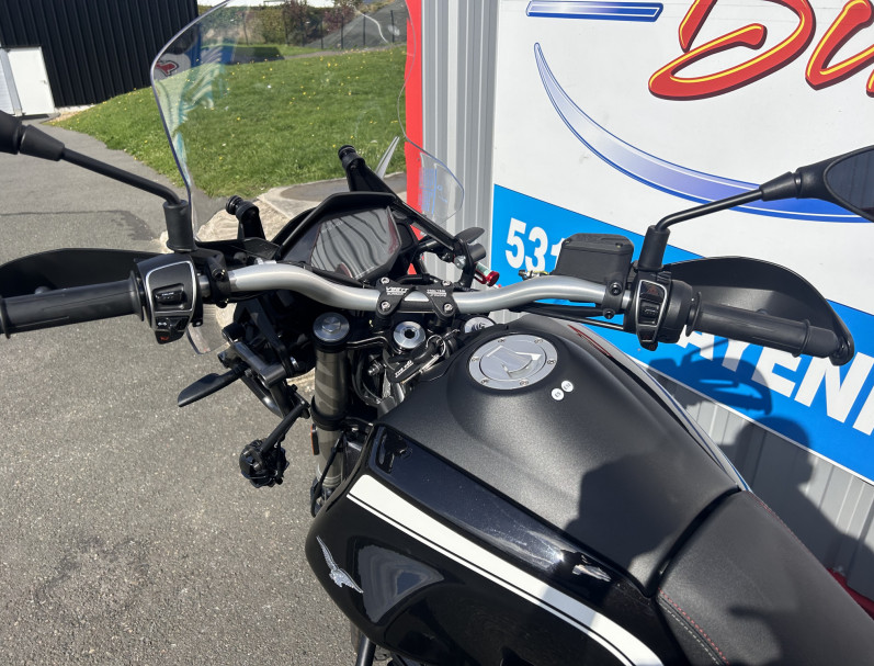 MOTO GUZZI V85 TT GUARDIA D ONORE 850