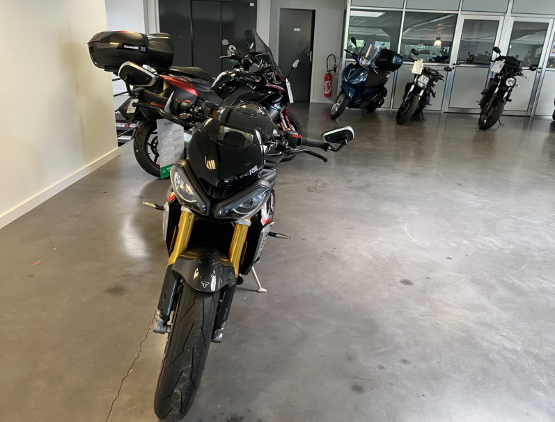 TRIUMPH SPEED TRIPLE 1200 RS