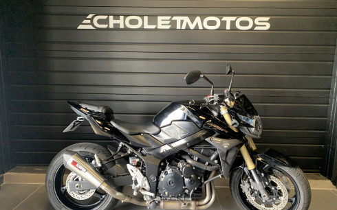 SUZUKI GSR 750