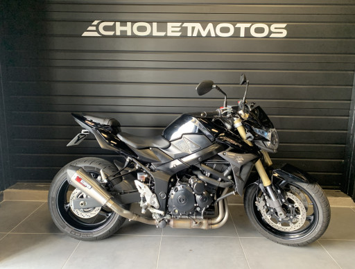 SUZUKI GSR 750