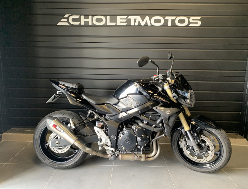 SUZUKI GSR 750