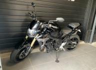 SUZUKI GSR 750