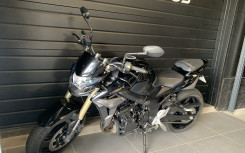 SUZUKI GSR 750