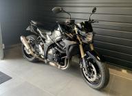 SUZUKI GSR 750