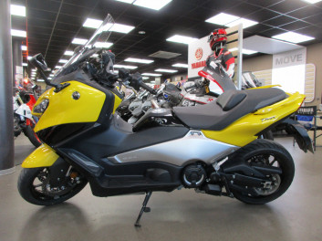 YAMAHA T-MAX 560