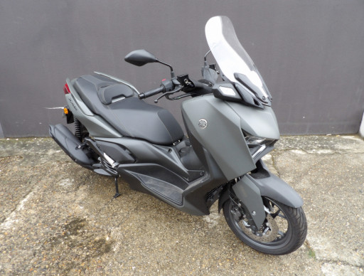 YAMAHA XMAX 125