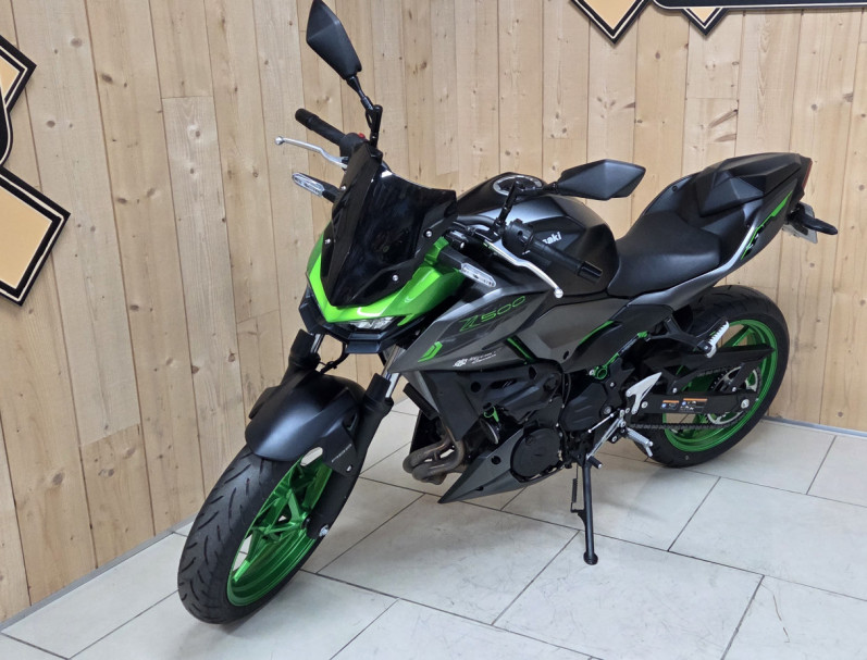KAWASAKI Z 500 SE PERFORMANCE 2025