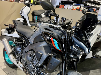 YAMAHA MT-10