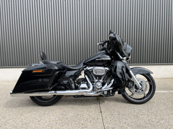 HARLEY-DAVIDSON TOURING STREET GLIDE 1868 CVO