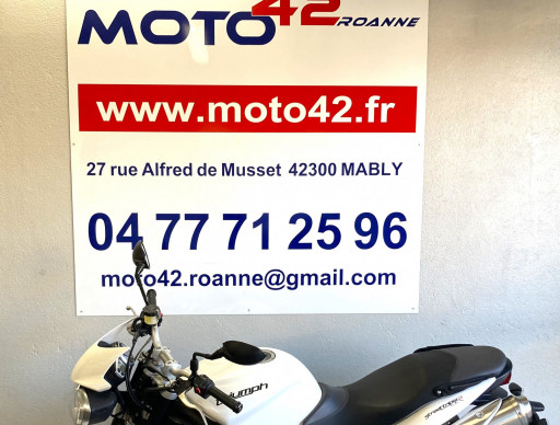 TRIUMPH STREET TRIPLE 675 R