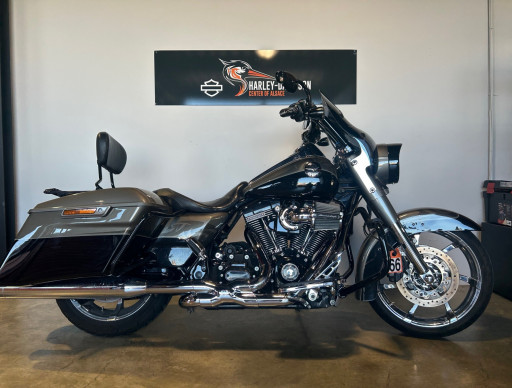 HARLEY-DAVIDSON TOURING ROAD KING 1800 CVO
