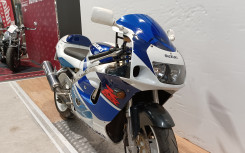 SUZUKI GSX-R 750