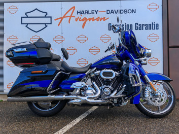 STREET GLIDE 1800 CVO