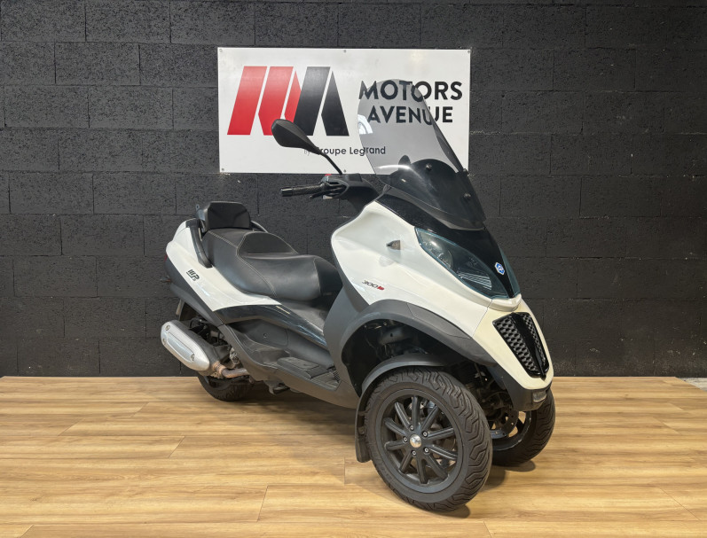 PIAGGIO MP3 300 IE