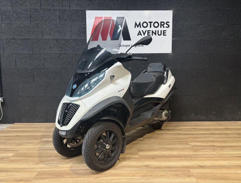 PIAGGIO MP3 300 IE