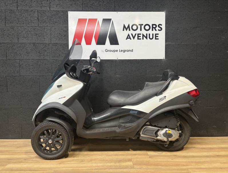 PIAGGIO MP3 300 IE