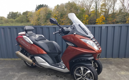 PEUGEOT METROPOLIS 400